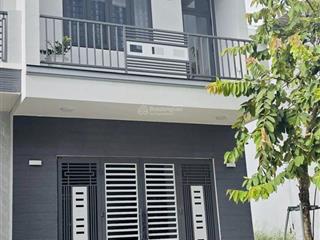 Bán gấp giảm 500tr nhà lầu trệt 60m thổ cư 100% kdc đông hòa c dĩ an, vị trí cực đẹp.