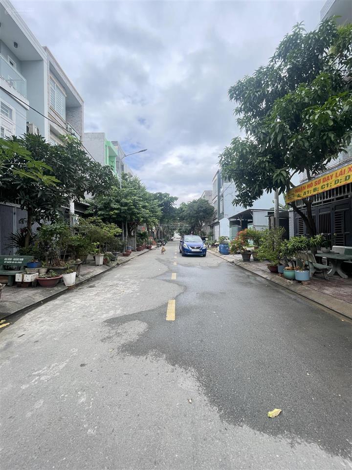 Nhà mới full nội thất kdc đông bộ dĩ an, đối diện bicon solary, vành đai 3 ,sát làng đhqg hcm.