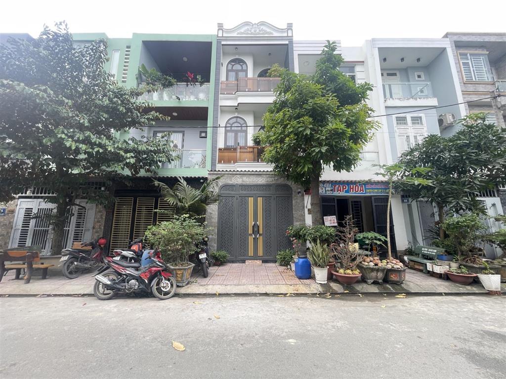 Nhà mới full nội thất kdc đông bộ dĩ an, đối diện bicon solary, vành đai 3 ,sát làng đhqg hcm.