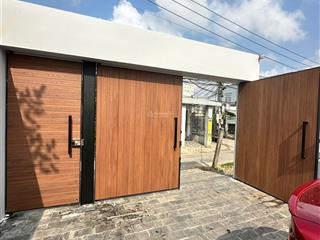 Bán nhà 1 trệt 2 lầu hẻm oto nhà mới 1 năm full nội thất cao cấp  hồ cá koi + phòng karaoke