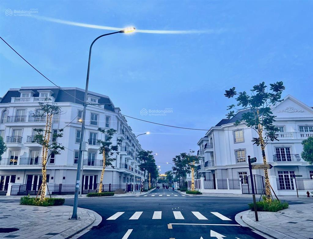 Cần bán gấp lô góc 96m2 / mt 15m view bể bơi, công viên giá đầu tư  0962 712 ***