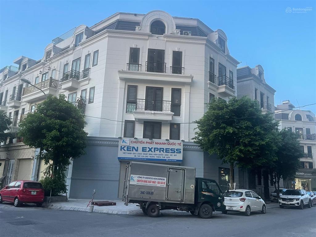 Cần bán gấp lô góc diện tích 180m2 mặt tiền 25m hoàn thiện đẹp có thang máy sát chung cư 0962 712 ***