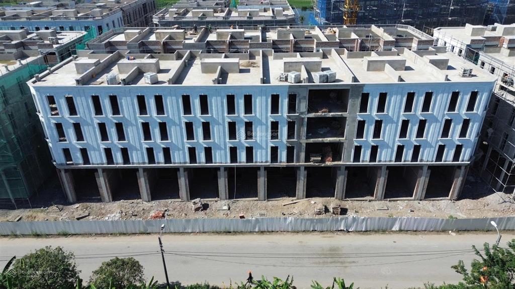 Bán suất ngoại giao vip dtich 75m /mt 5m view công viên hướng đn giá tốt