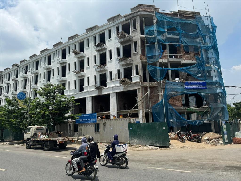 Bán gấp liền kề 94,5m, 2 mt 5m mặt đường lý thánh tông 24m kinh doanh siêu đỉnh