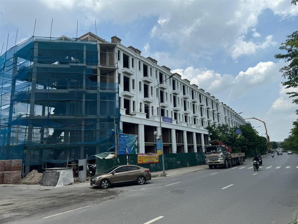Bán gấp liền kề 94,5m, 2 mt 5m mặt đường lý thánh tông 24m kinh doanh siêu đỉnh