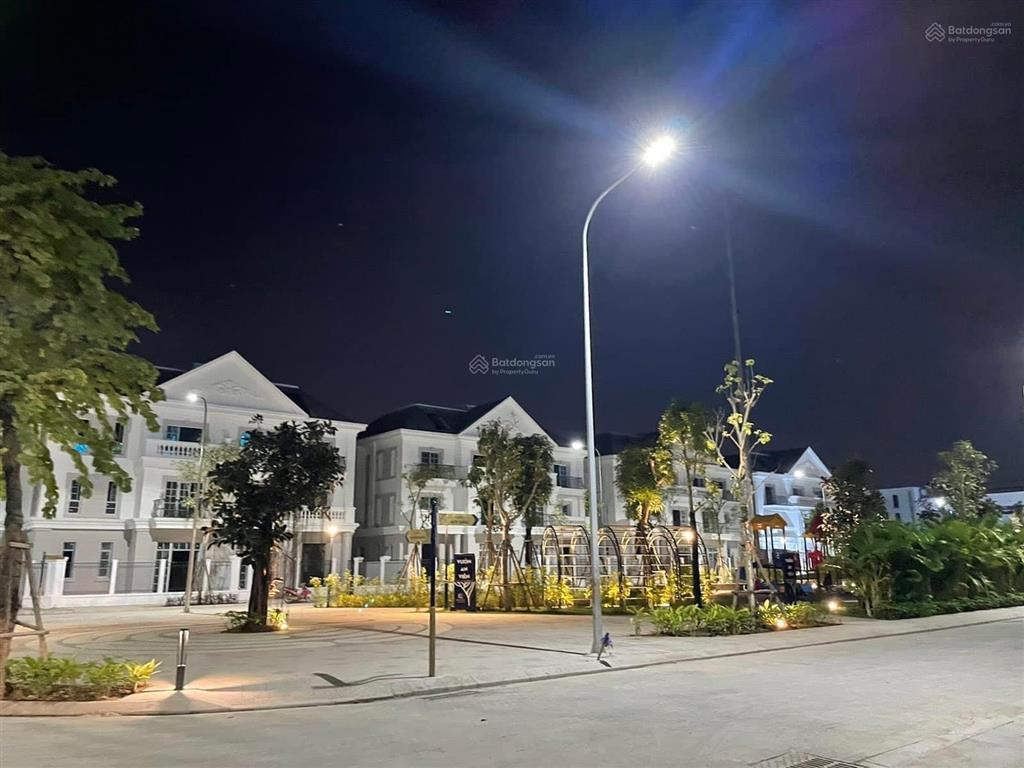 Bán gấp lô góc btsl diện tích 203,3m / mặt tiền 20m, đường 17m thông thẳng ra hồ 31ha