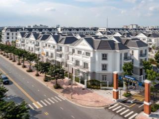 Bán gấp lô góc btsl dtich 203,3m / mt 20m , đường 17m thông thẳng ra hồ 31ha