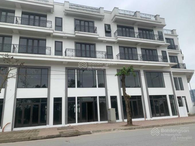 Bán gấp lke mặt phố nguyễn mậu tài dtich 76m/ 2 mt 5m , đường 40m , view hồ , kd tốt