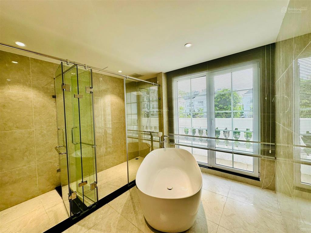 Bán lô góc ban tím dtich 95,7m/mt 15m đường 17m view hồ da eurowindow gia lâm