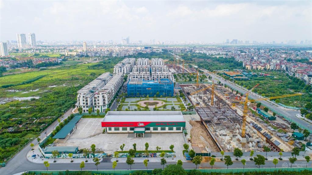 Chính chủ bán shopkiot gian tm tầng 3 khối đế tòa chung cư khai sơn city long biên, diện tích 131m2