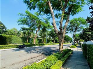 Bán căn nhà phố 5x17, căn kế góc hiếm đối diện công viên hương mát, giá 15.5 tỷ, gọi vũ 0906 673 ***