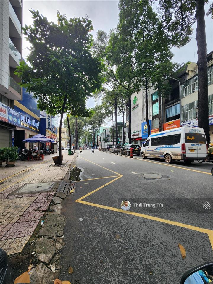 Cần tiền bán nhà mt triệu quang phục p11 q5. ( 4 x 14,5m ) 4 lầu mới đẹp giá 18,5 tỷ