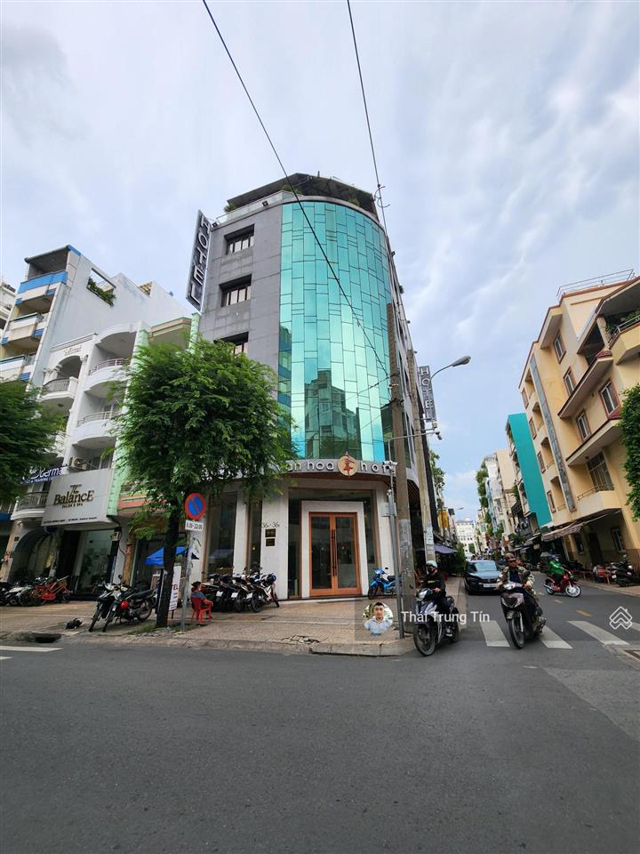 Cần tiền bán nhà mt triệu quang phục p11 q5. ( 4 x 14,5m ) 4 lầu mới đẹp giá 18,5 tỷ