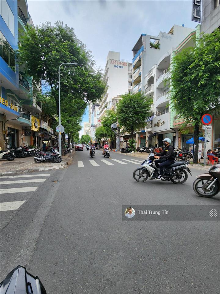 Cần tiền bán nhà mt triệu quang phục p11 q5. ( 4 x 14,5m ) 4 lầu mới đẹp giá 18,5 tỷ