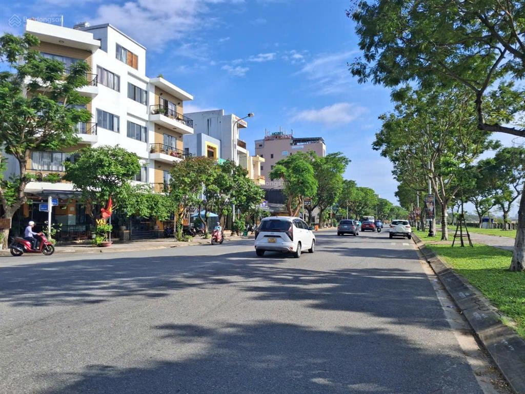 Bán cặp đất chương dương, vị trí đẹp, view pháo hoa  0932 560 ***