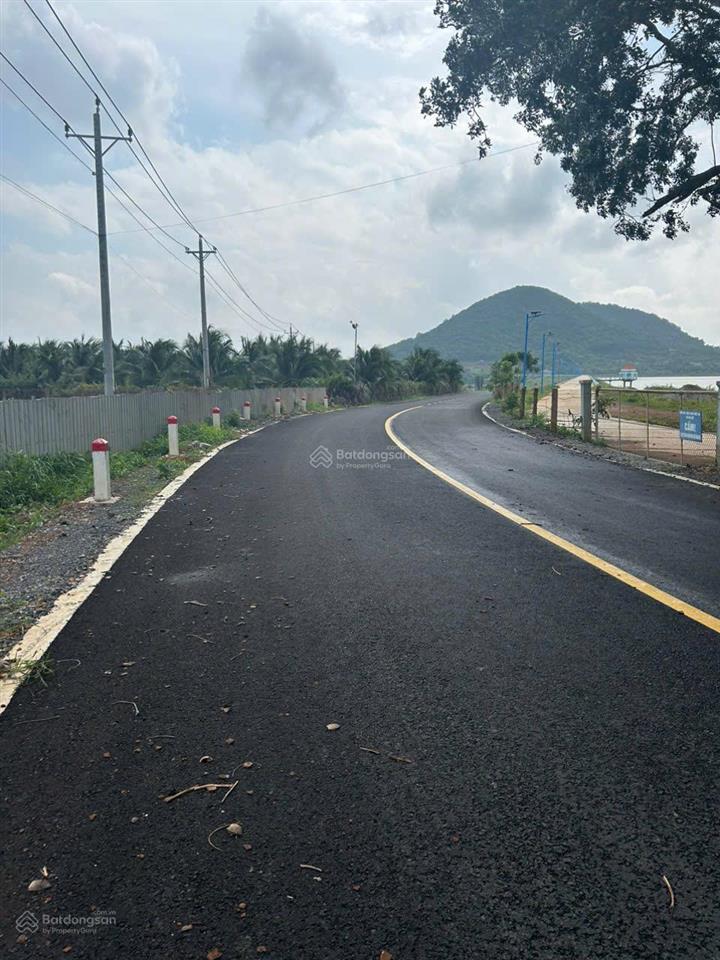 Bán 2.8 mẫu đất 2 mt nguyễn minh châu tiên tiến tx lagi rẻ 50% chỉ 350k/m2