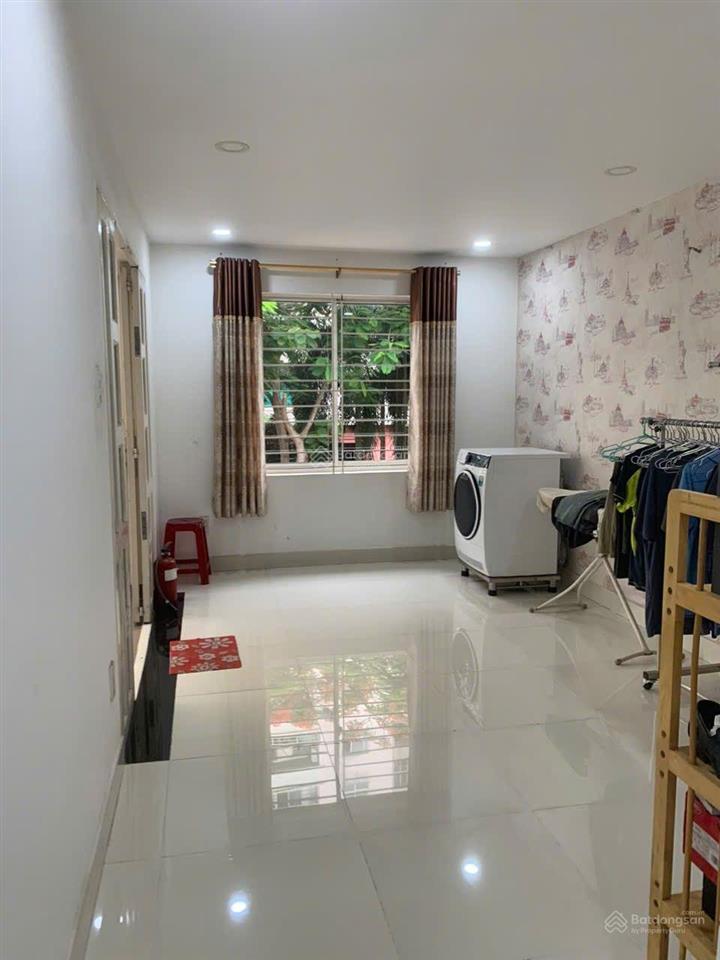 Bán gấp nhà phố đối diện chung cư kdc conic 13b. diện tích 7x20m gồm 1 trệt 2 lầu áp mái. giá 12tỷ5