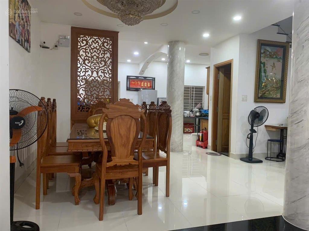 Bán gấp nhà phố đối diện chung cư kdc conic 13b. diện tích 7x20m gồm 1 trệt 2 lầu áp mái. giá 12tỷ5