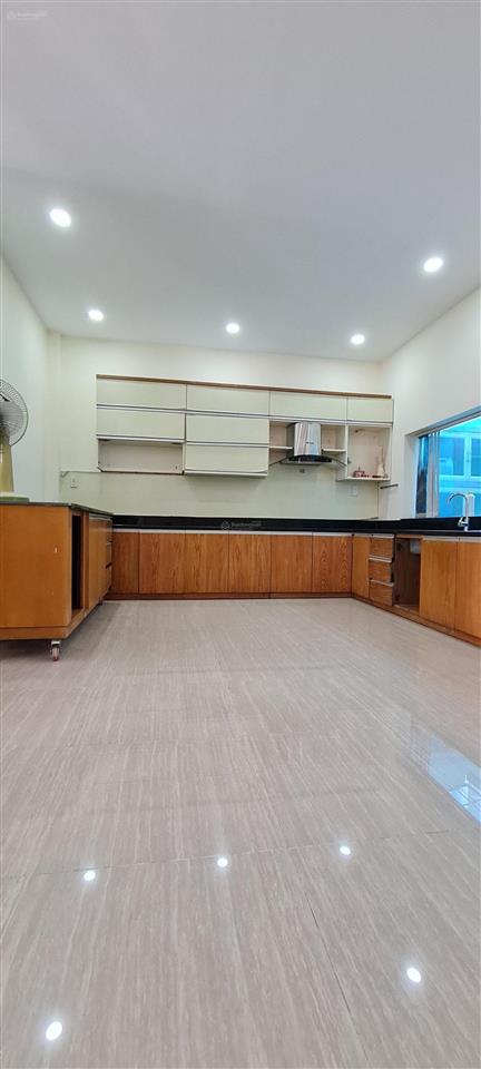 Chính chủ bán gấp căn nhà góc 2 mặt tiền kdc conic 13b. diện tích 8,5x18m gồm 1tr, 2l. giá 13tỷ3 tl