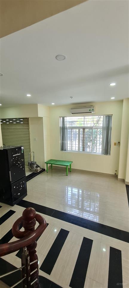 Chính chủ bán gấp căn nhà góc 2 mặt tiền kdc conic 13b. diện tích 8,5x18m gồm 1tr, 2l. giá 13tỷ3 tl