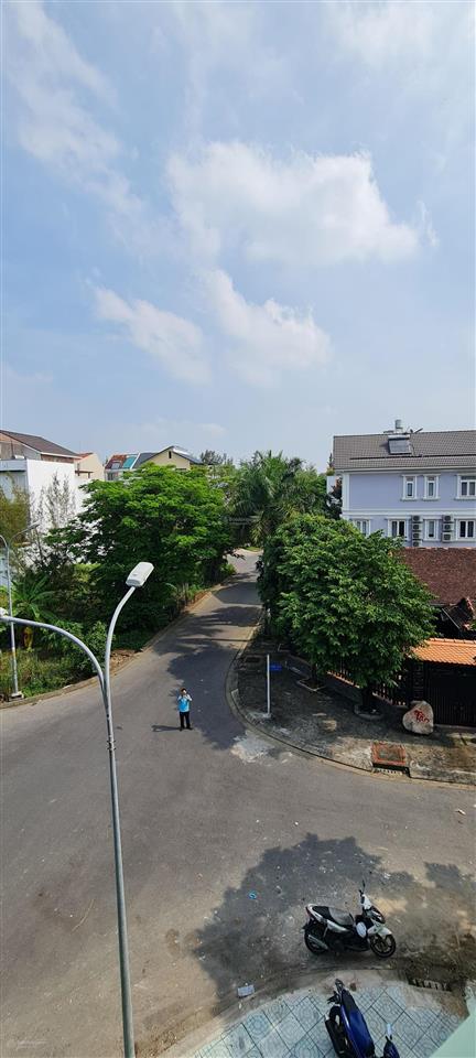 Chính chủ bán gấp căn nhà góc 2 mặt tiền kdc conic 13b. diện tích 8,5x18m gồm 1tr, 2l. giá 13tỷ3 tl