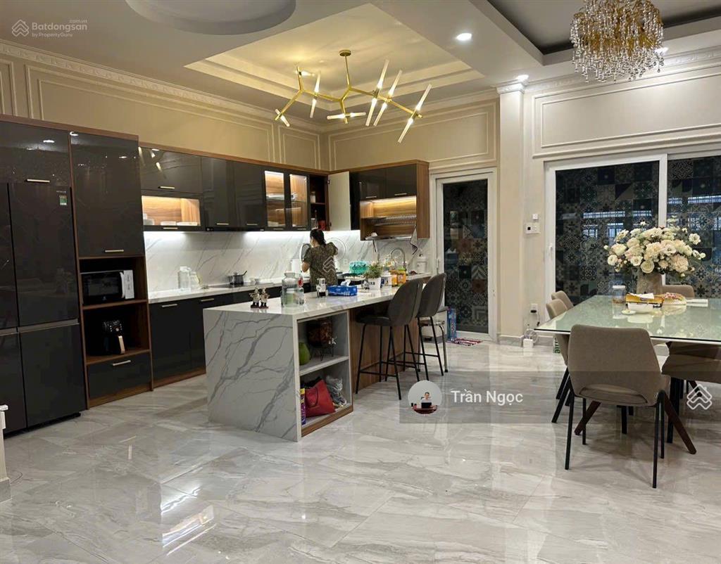 Biệt thự số 86 võ thị sáu, phường tân định, quận 1 ngang 6.5m dài 20m, 3 lầu giá 50 triệu/thang
