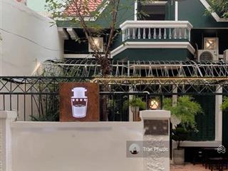 Cho thuê biệt thự sân vườn 24 phạm ngọc thạch, phường 6, quận 3 giá tốt