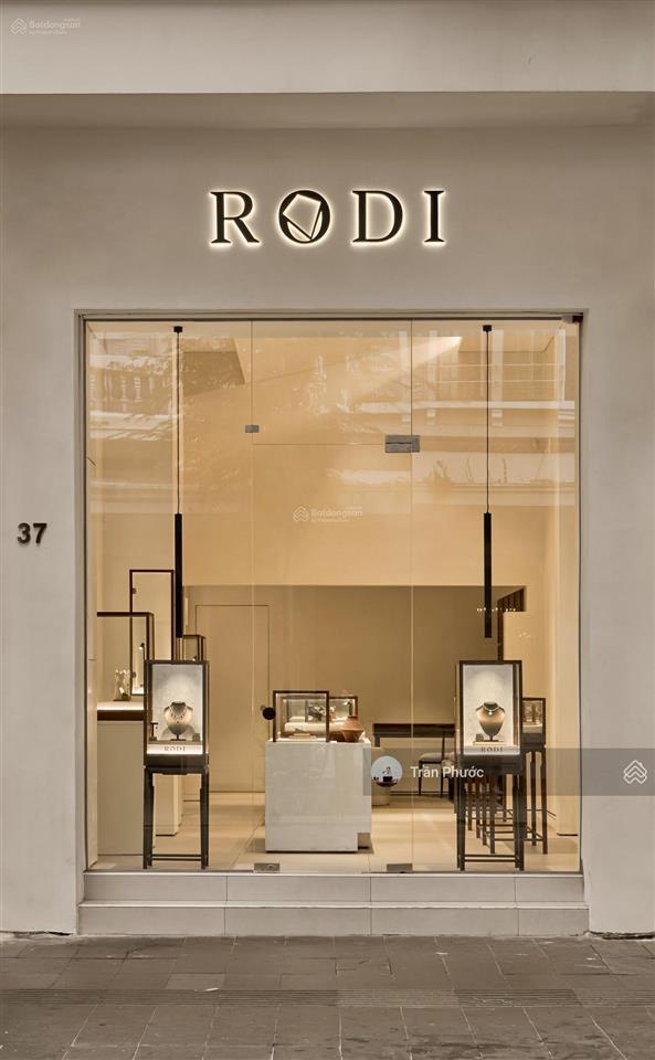 Nhà mt số 37 đường đồng khởi phường bến nghé quận 1 dt 4.5x28 1 trệt 1 lầu trống suốt giá tốt