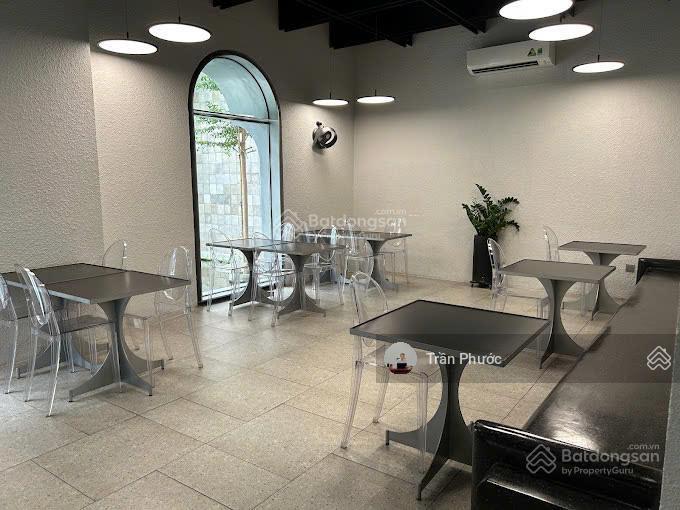 Cho thuê biệt thự sân vườn đường võ thị sáu, phường võ thị sáu, quận 3 dtsd 1000m2 ngang 28m
