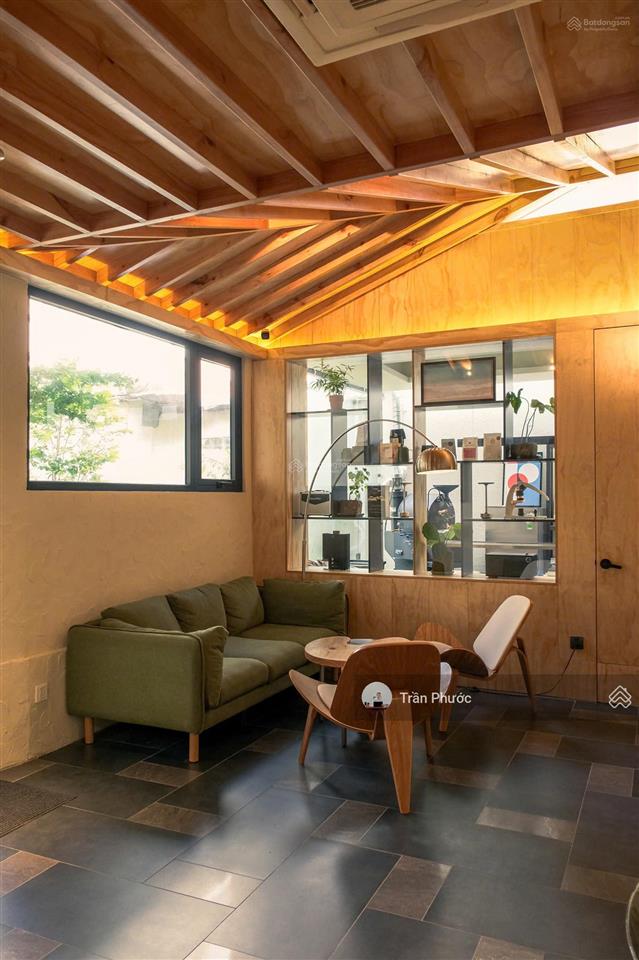 Cho thuê biệt thự sân vườn đường cao thắng, phường 5, quận 3 diện tích 15x20m  1 trệt 1 lầu st
