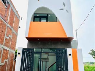 Bán nhà 3 tầng đối diện ubnd phường long phước