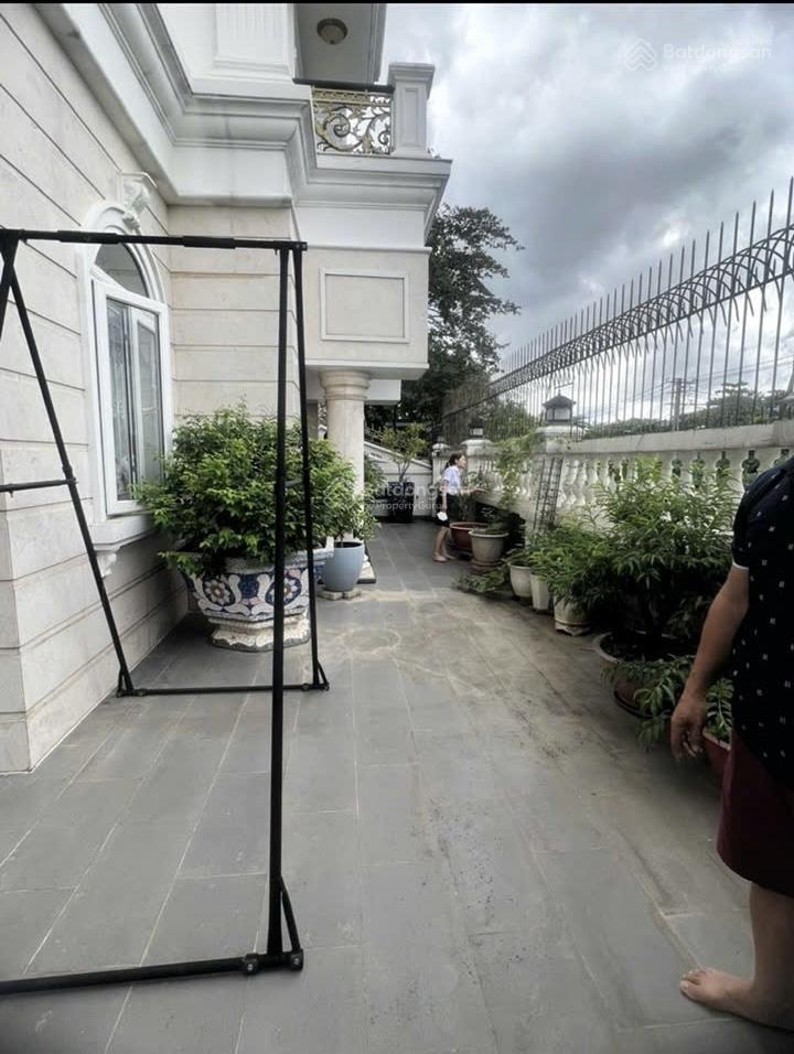 Bán căn biệt thự đơn lập dt khủng khu cityland garden hill nhà full nội thất có thang máy ạ