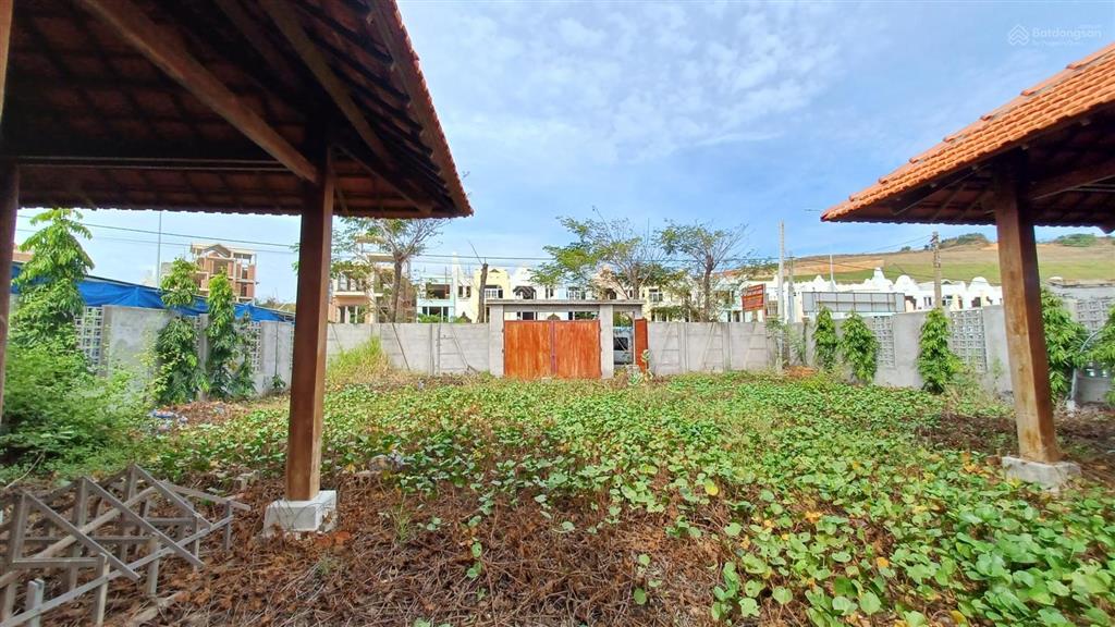 Cắt lỗ 50% bán mảnh đất mặt tiền lạc long quân đối diện shophouse nova 847m2 giá 17 tỷ