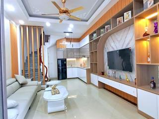 5.85 tỷ5 tầng 10m ra ô tô  full nội thấtkhuyến lươngtam trinh vành đai 3 hoàng mai