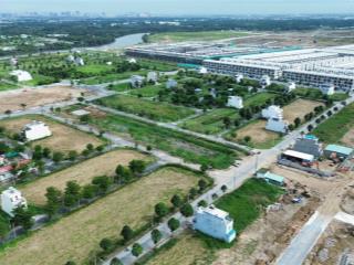 Bán gấp nền đất sổ đỏ sẵn giá 1,9 tỷ. vị trí thoáng, thuận tiện di chuyển ra cổng. 0909 063 ***