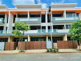 Kẹt tiền bán lỗ nhà 1 trệt 2 lầu giá 3.4 tỷ (100% bao gồm phí thuế ) mua 2021. vị trí sát góc