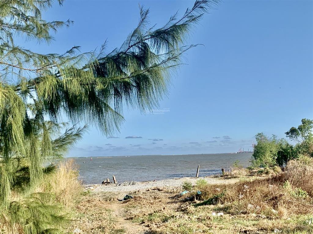 Bán gấp nền đất sổ đỏ 1,35 tỷ/80m, vị trí đẹp. bán lỗ so với giá gốc mua từ cđt 0909 063 ***.