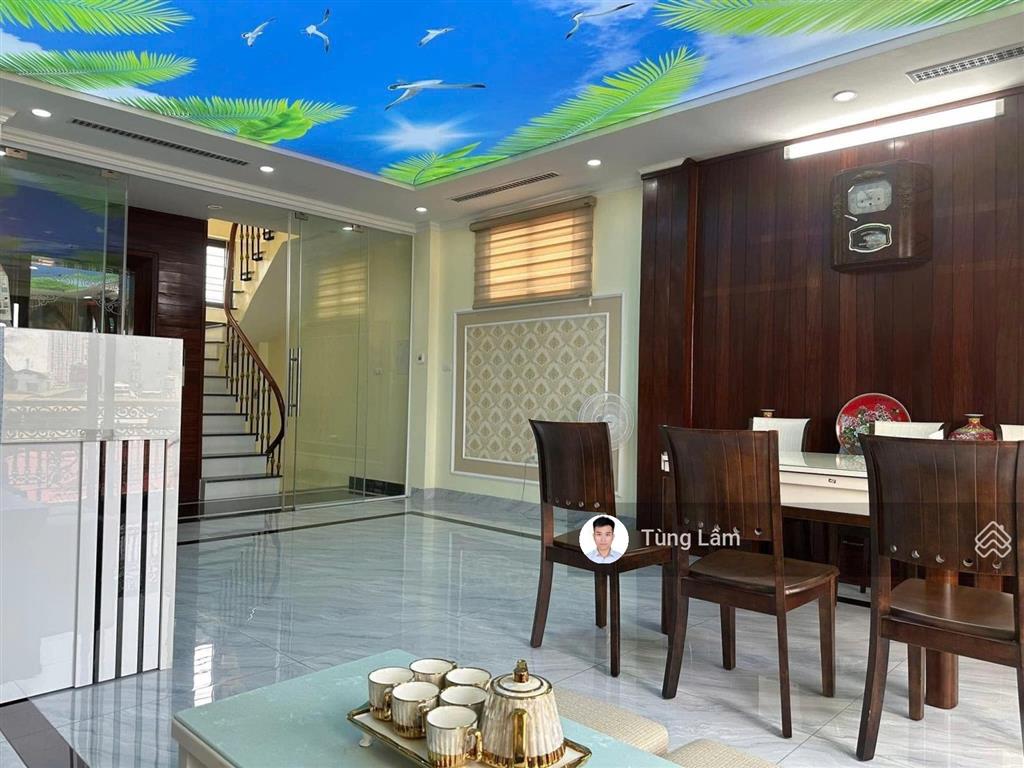 Vip phố cầu giấy, lô góc thoáng sáng, ngõ thông, cách ô tô 55m, gần mặt phố, dân xây, 35m2 * 5t