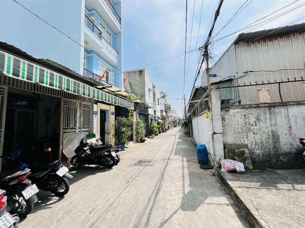 Chính chủ gửi nhà xưởng hẻm 5m thông đường lê trọng tấn, p. tây thạnh, dt 10x20m, xây chdv, 15 tỷ