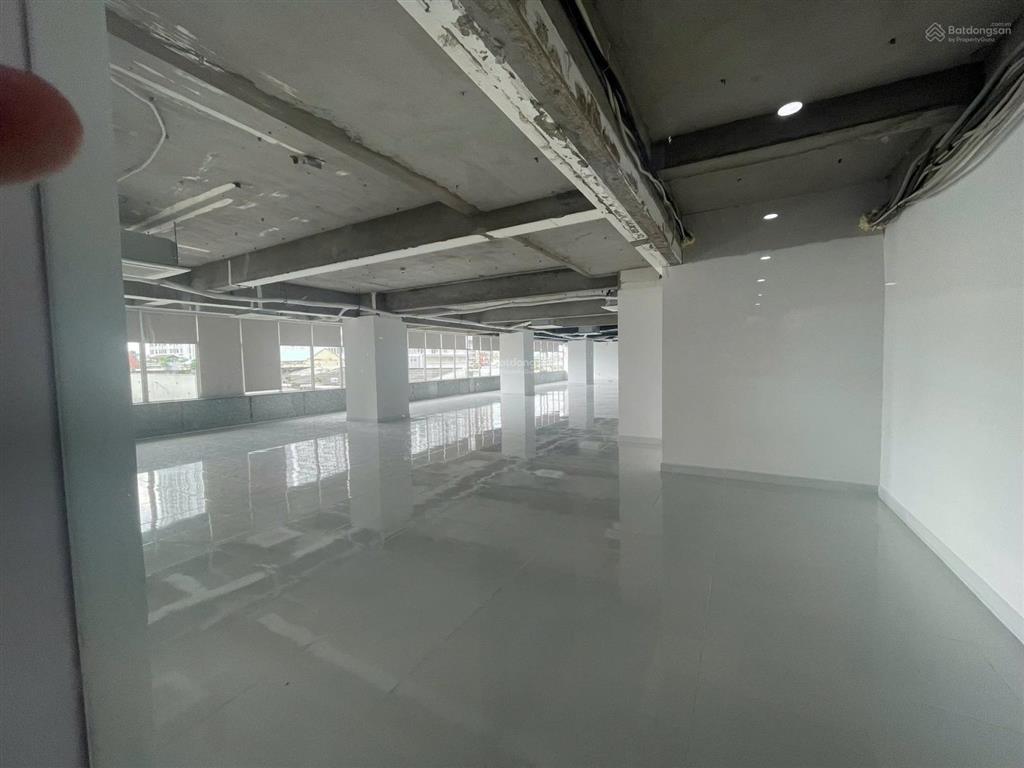 Cho thuê văn phòng mặt tiền đường hoàng diệu diện tích 200m2, 300m2, 500m2  0938 202 ***