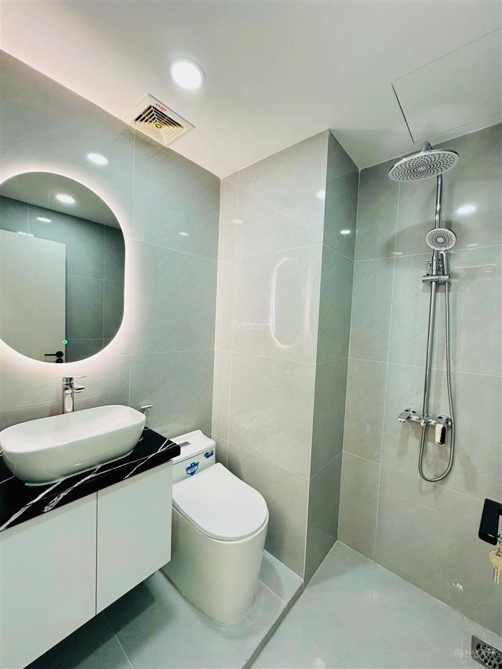 Không nên bỏ lỡ 1 căn hộ nằm tại tầng 12a mã căn 28 tòa oc1b view xéo biển, nội thất mới 99%