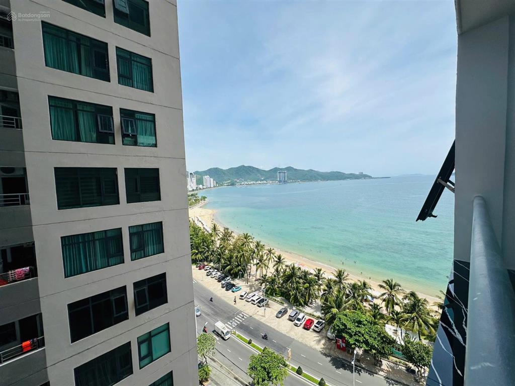 Không nên bỏ lỡ 1 căn hộ nằm tại tầng 12a mã căn 28 tòa oc1b view xéo biển, nội thất mới 99%