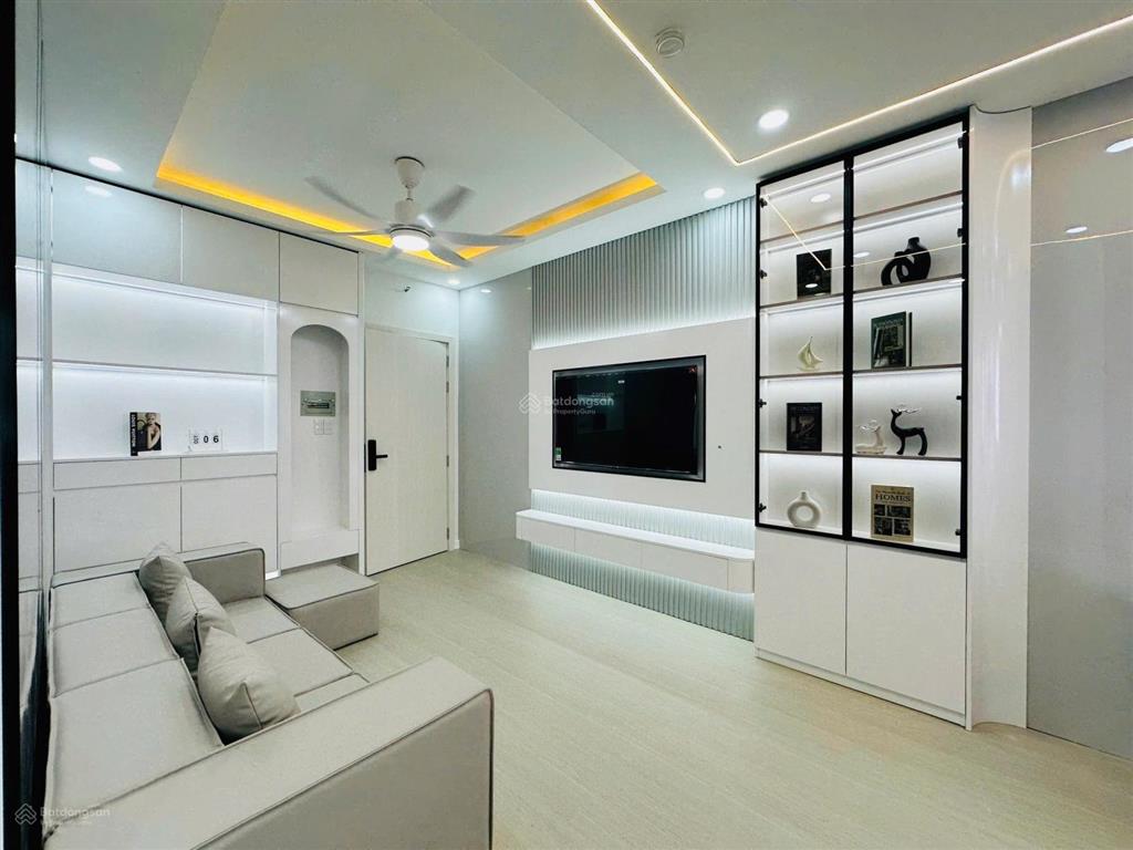 Không nên bỏ lỡ 1 căn hộ nằm tại tầng 12a mã căn 28 tòa oc1b view xéo biển, nội thất mới 99%