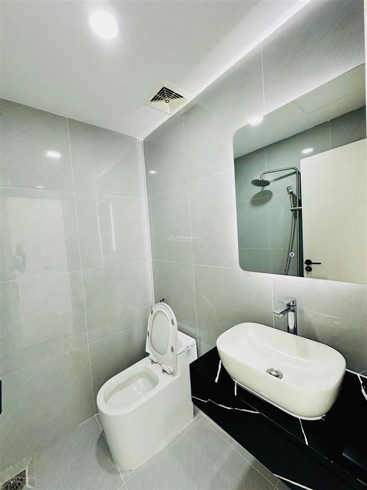 Không nên bỏ lỡ 1 căn hộ nằm tại tầng 12a mã căn 28 tòa oc1b view xéo biển, nội thất mới 99%