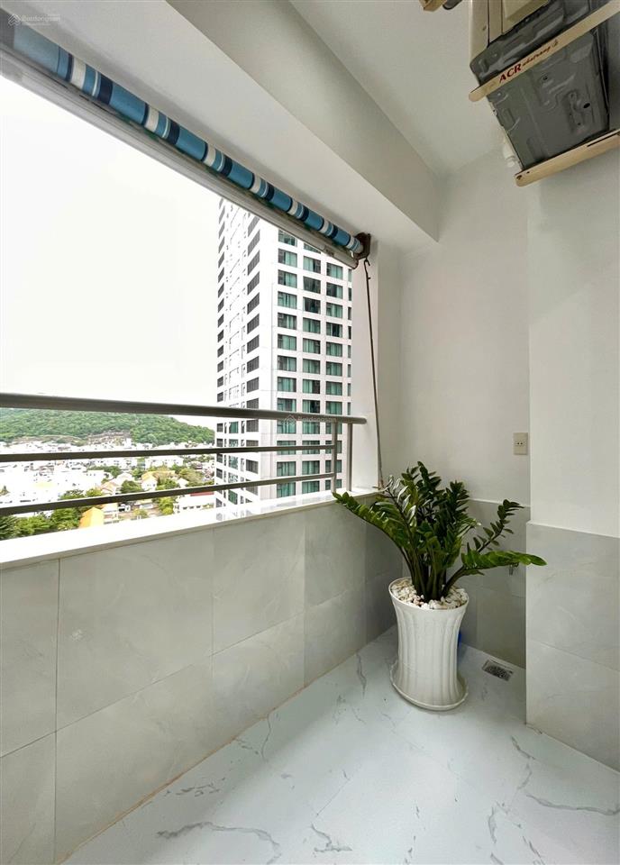 Một căn hộ nội thất mới chỉ việc xách vali vào ở, cách biển chỉ vài bước chân tại mt viễn triều