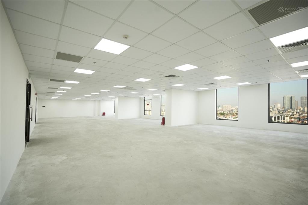 Nổi bật cho thuê 137m2 văn phòng hạng b + mới toanh tại 136 hồ tùng mậu