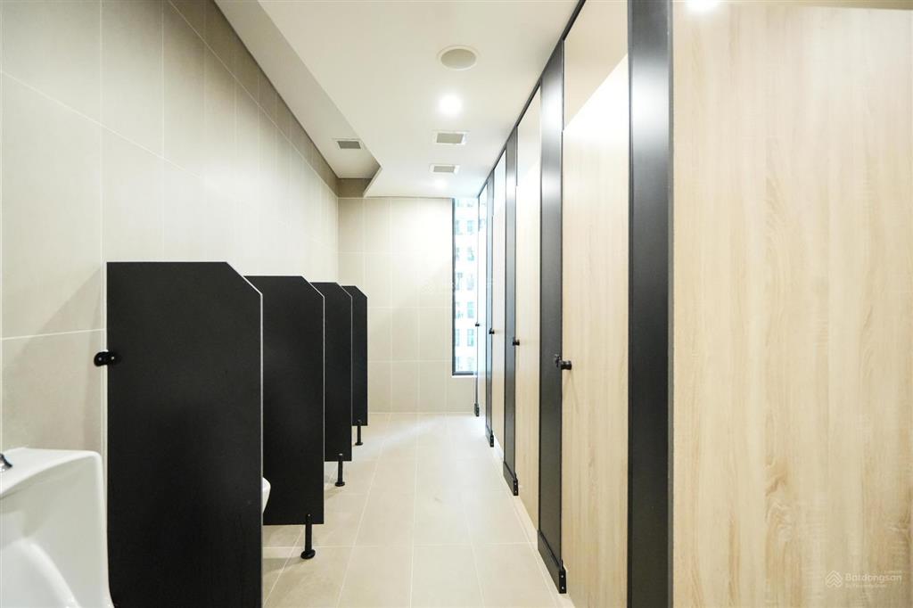 Nổi bật cho thuê 137m2 văn phòng hạng b + mới toanh tại 136 hồ tùng mậu