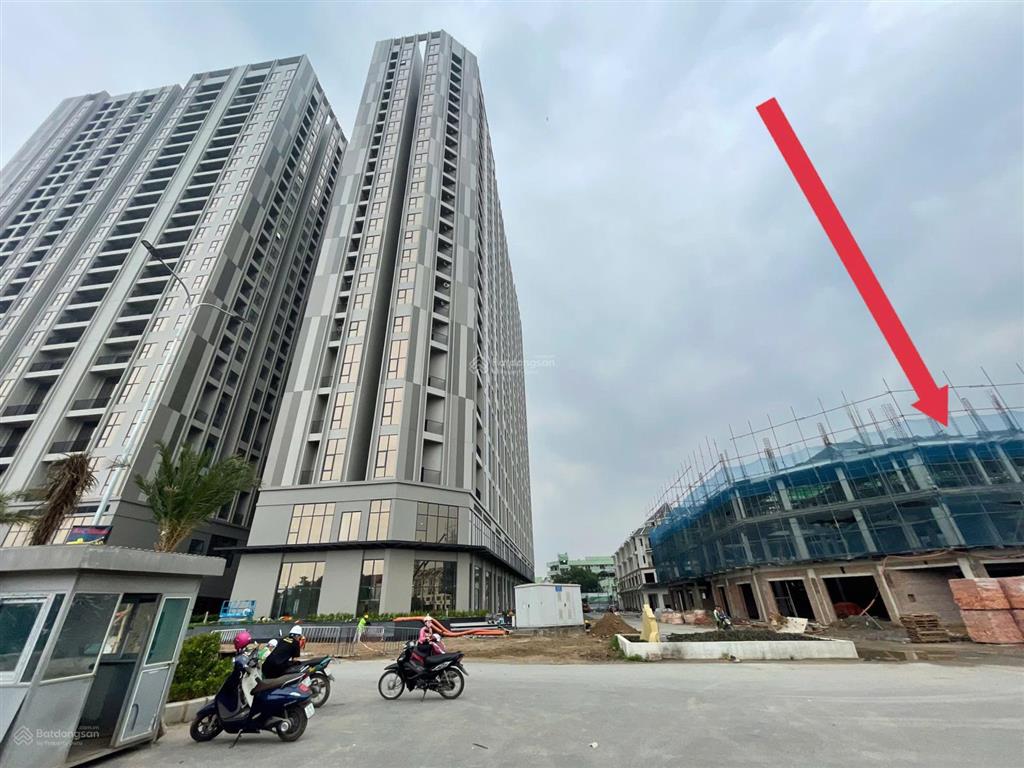Tôi bán liền kề khu nhật 110m2 áp góc ngay chân chung cư wisteria, xây 5 tầng siêu đẹp, đã có sổ