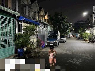 Nhà lầu trệt hoàn công sát chợ đầu mối thủ đức 4 tỷ