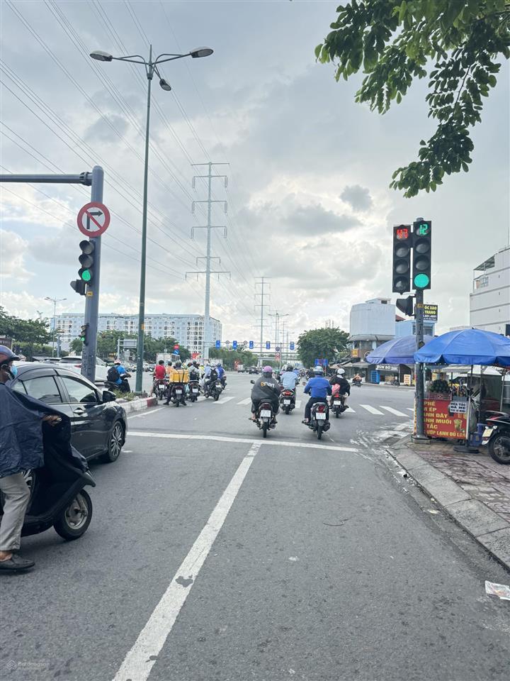 Mặt tiền kinh doanh phạm văn đồng, p.4 gò vấp, dts130m2 nhà 1t3l, đang cho thuê 25tr/th, 11.5 tỉ